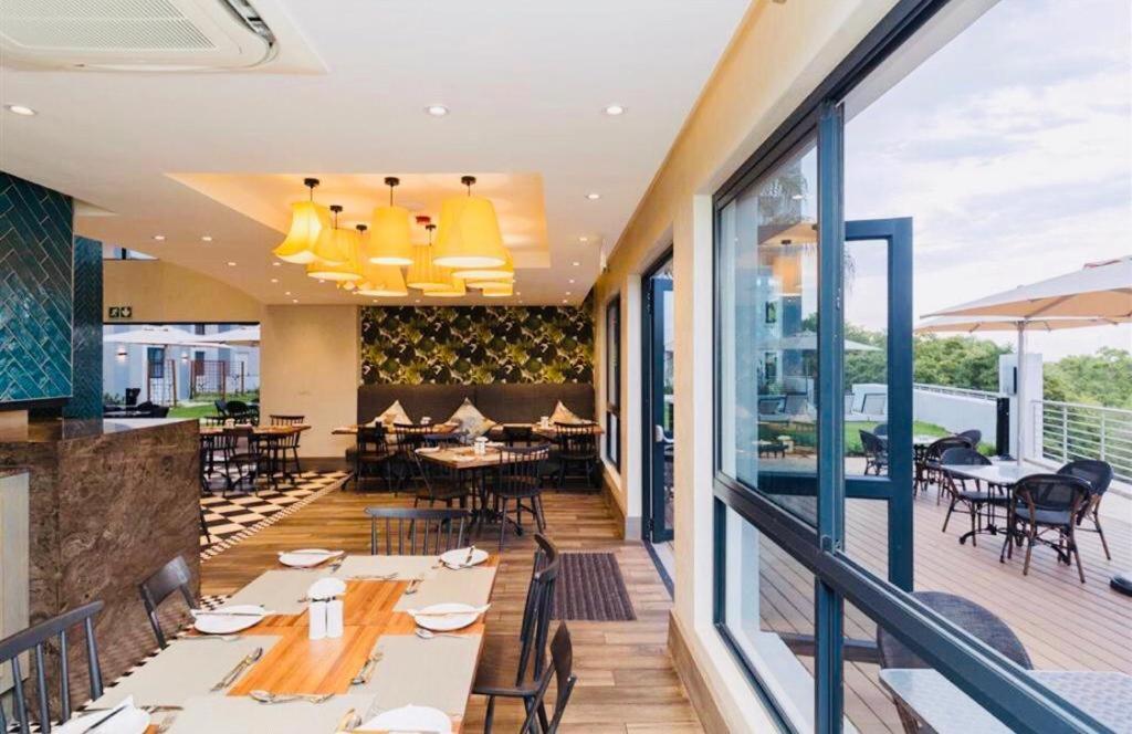 The Regency Hotel Apartment Pretoria-Noord Exteriör bild